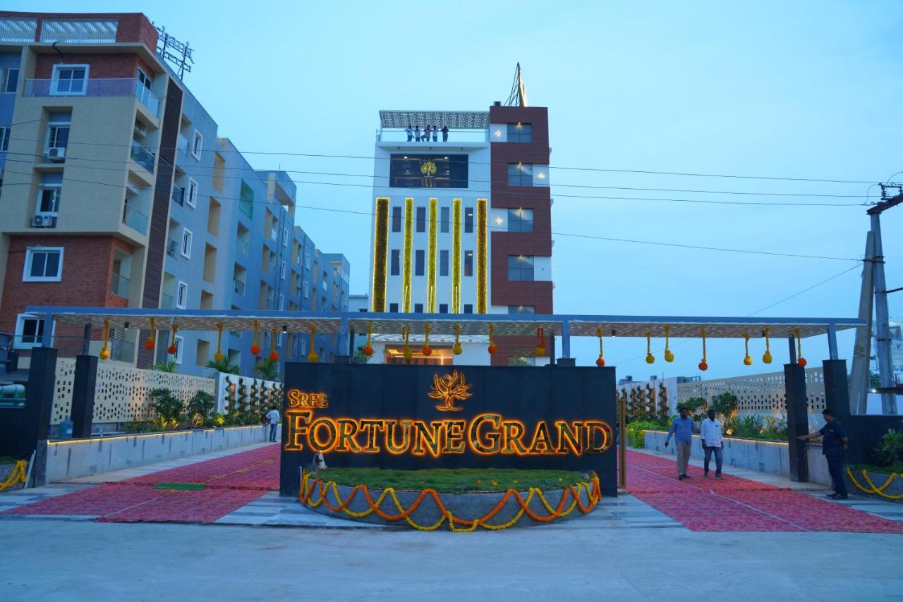 Sree Fortune Grand, Tadepalli Hotel Tadepalle Kültér fotó