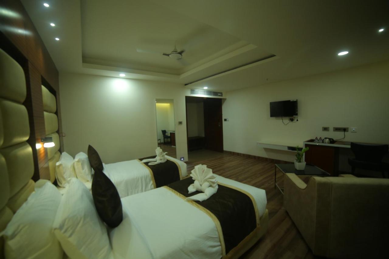 Sree Fortune Grand, Tadepalli Hotel Tadepalle Kültér fotó