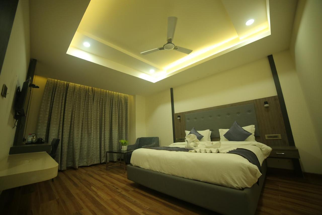 Sree Fortune Grand, Tadepalli Hotel Tadepalle Kültér fotó