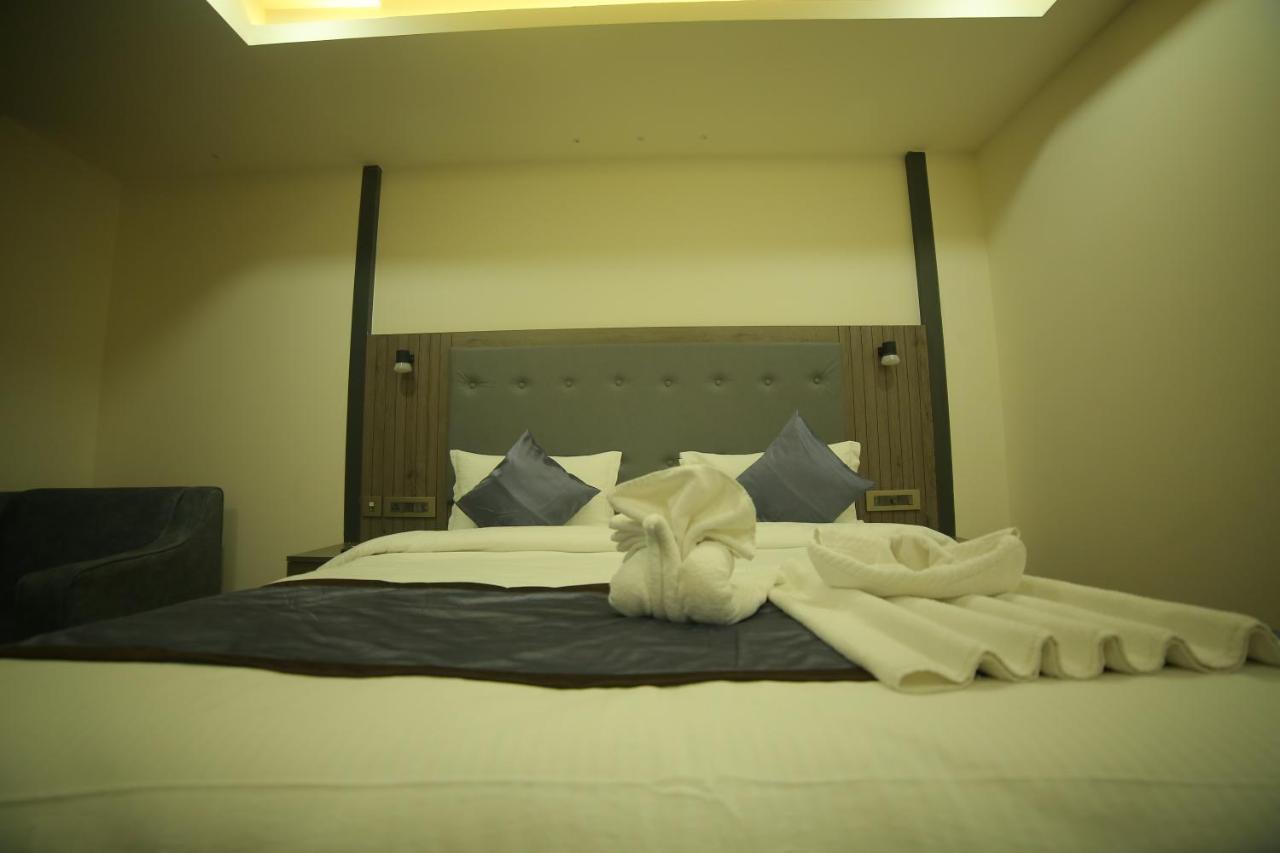 Sree Fortune Grand, Tadepalli Hotel Tadepalle Kültér fotó
