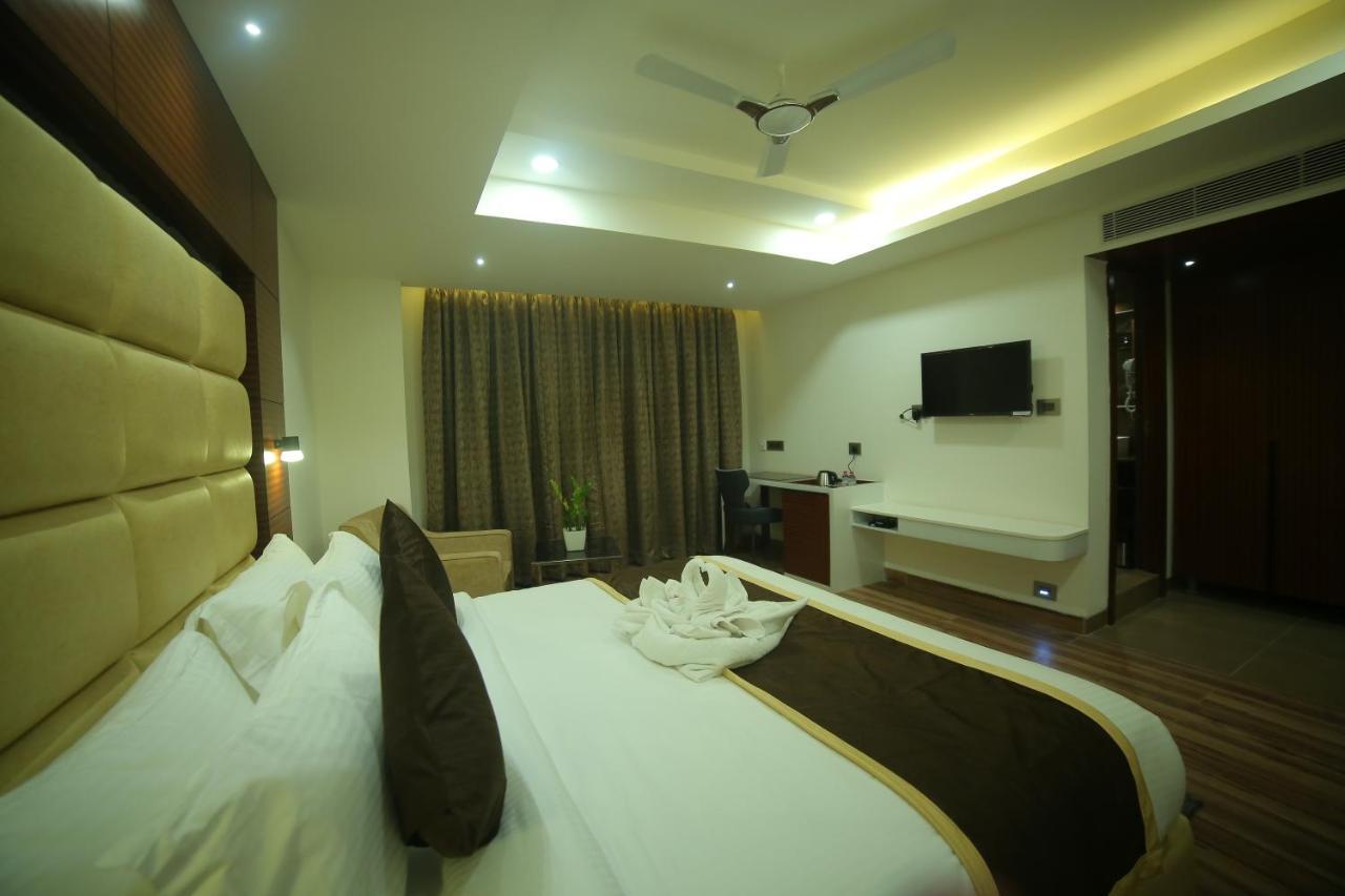 Sree Fortune Grand, Tadepalli Hotel Tadepalle Kültér fotó