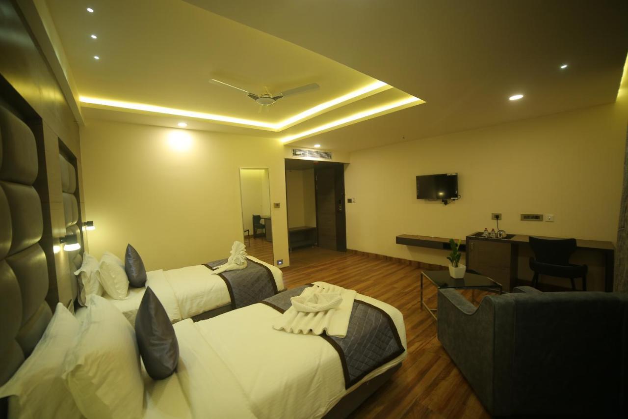Sree Fortune Grand, Tadepalli Hotel Tadepalle Kültér fotó