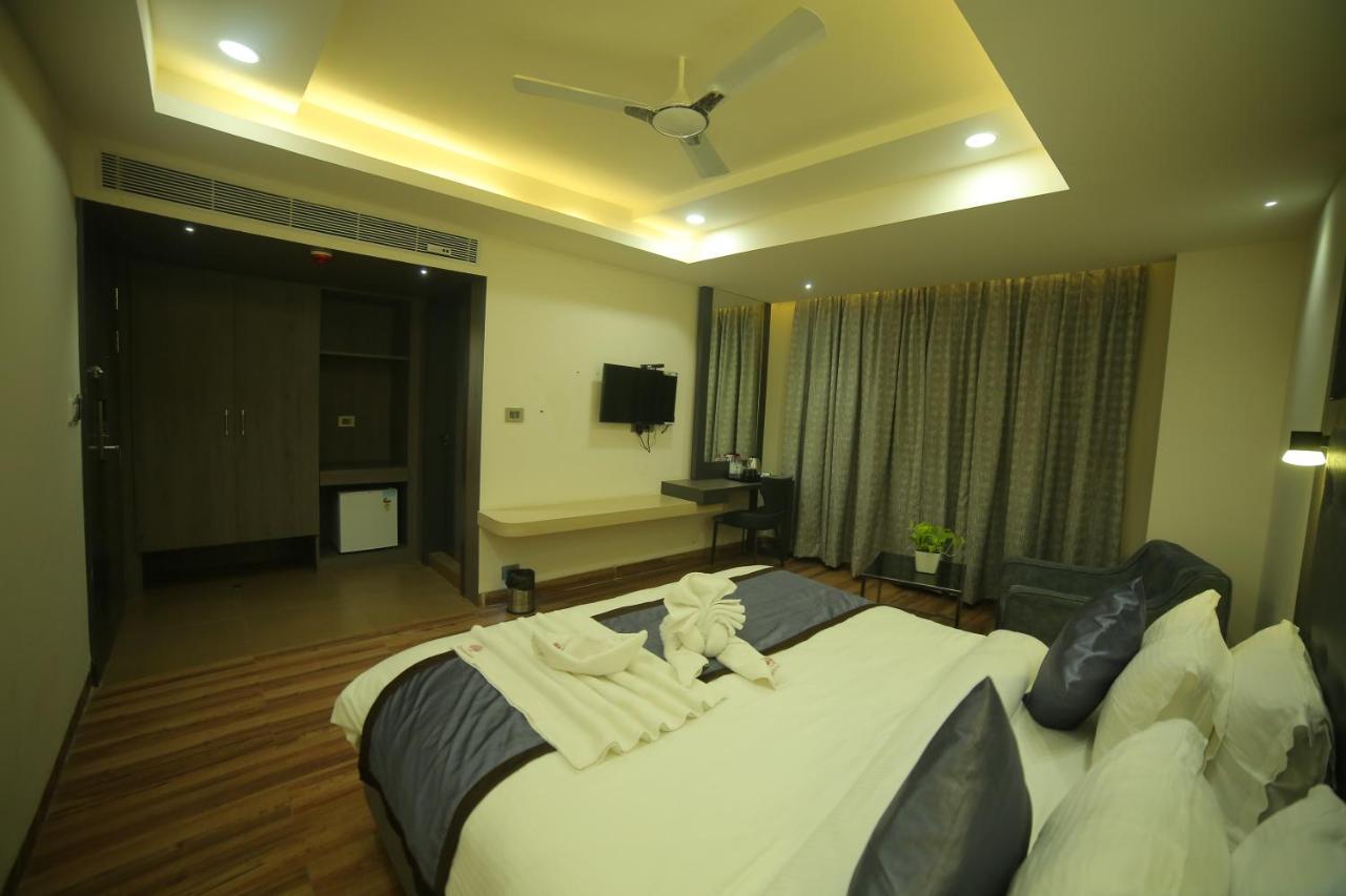 Sree Fortune Grand, Tadepalli Hotel Tadepalle Kültér fotó