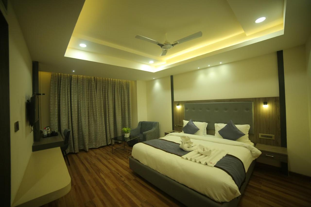 Sree Fortune Grand, Tadepalli Hotel Tadepalle Kültér fotó