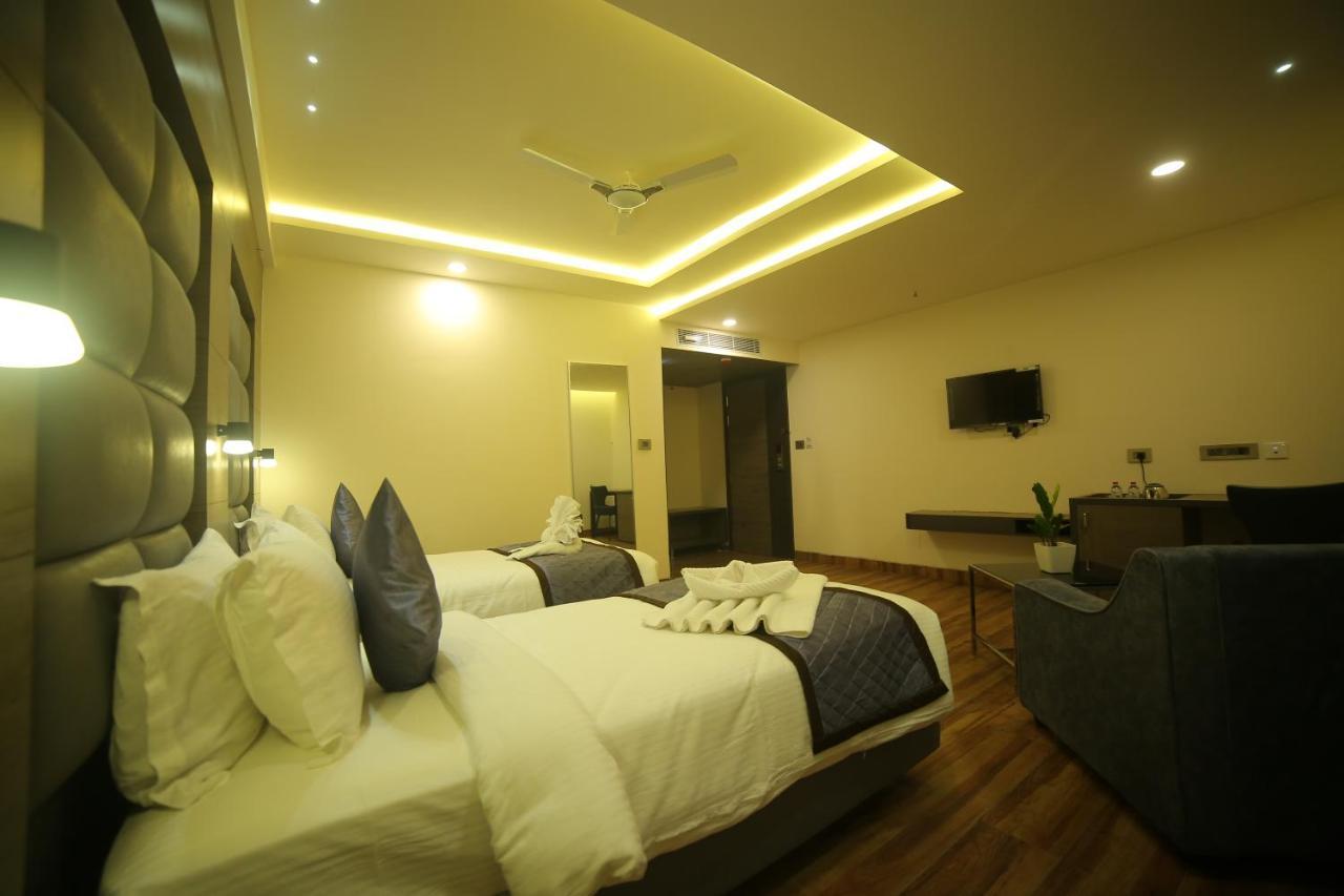 Sree Fortune Grand, Tadepalli Hotel Tadepalle Kültér fotó