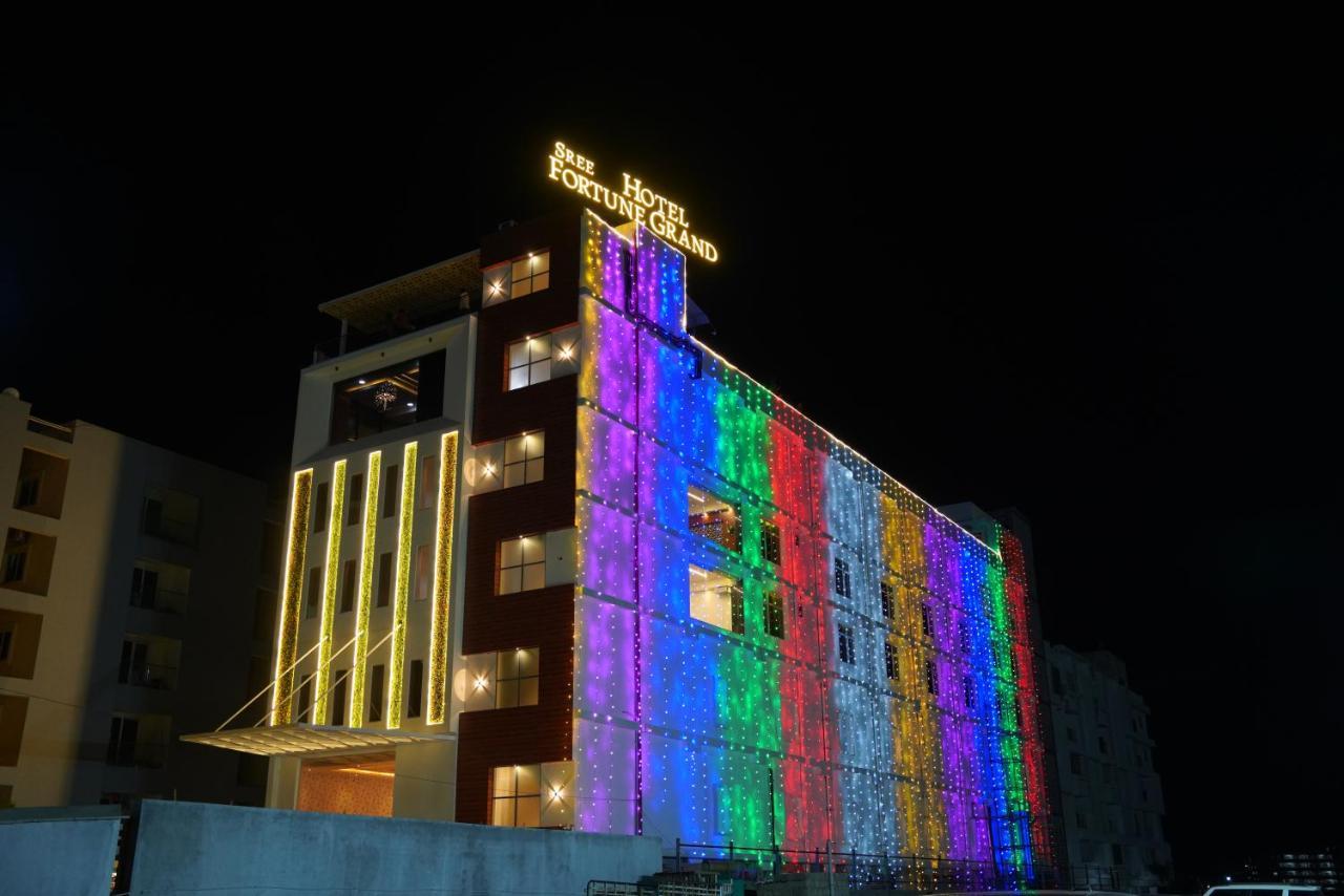 Sree Fortune Grand, Tadepalli Hotel Tadepalle Kültér fotó
